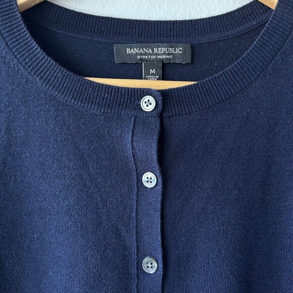 Banana Republic Extra-Fine Merino Wool Crewneck Button Cardigan Navy Blue Size M - Picture 2 of 7